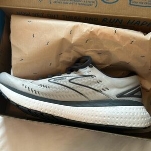 Brooks Glycerin 19 New with Box